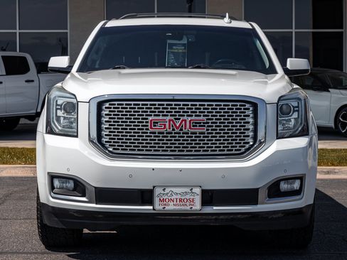 Used 2017 GMC Yukon Denali AWD/4WD image 2