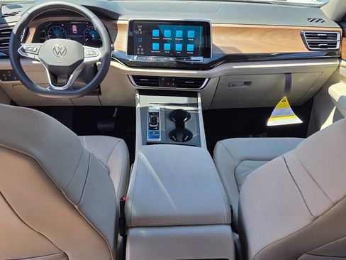 New 2026 Volkswagen Atlas SE FWD image 8