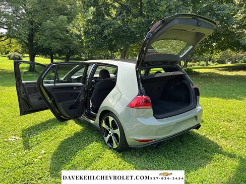 Used 2017 Volkswagen Golf 4-Door FWD image 31