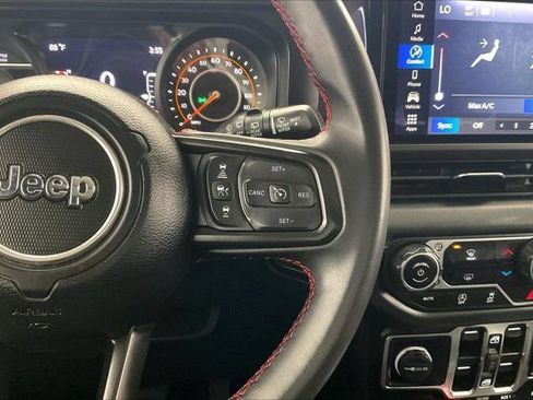 Used 2024 Jeep Wrangler Unlimited Rubicon AWD/4WD image 21