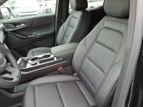 New 2026 Chevrolet Equinox LT w/ Convenience Package II image 8