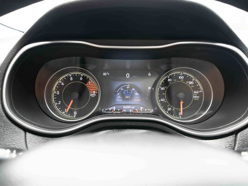 Used 2021 Jeep Cherokee Limited w/ Trailer Tow Group AWD/4WD image 16