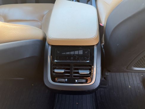 Used 2019 Volvo XC90 T6 Momentum w/ Advanced Package image 34