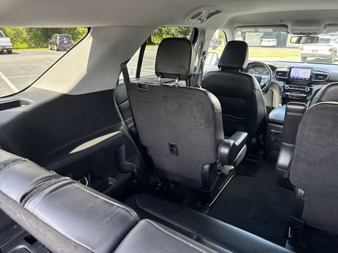 Used 2024 Ford Explorer Limited RWD image 29