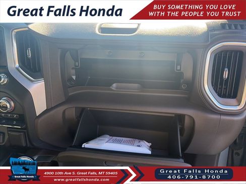 Used 2022 GMC Sierra 1500 SLT w/ Technology Package AWD/4WD image 33