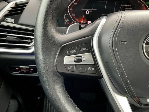 Used 2022 BMW X5 xDrive40i w/ Parking Assistance Package image 10