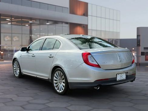 Used 2013 Lincoln MKS FWD image 4