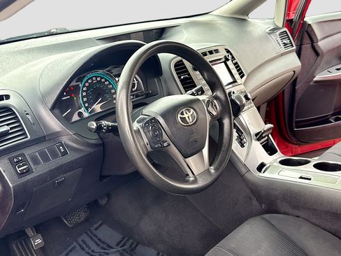 Used 2015 Toyota Venza LE AWD/4WD image 4