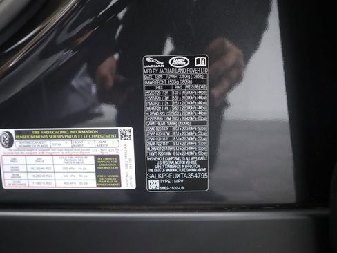 New 2026 Land Rover Range Rover SE image 34