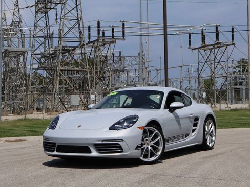 Used 2024 Porsche 718 Cayman RWD image 1