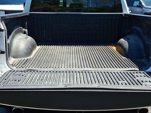 Used 2022 RAM 1500 Laramie AWD/4WD image 28