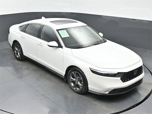 Certified 2024 Honda Accord EX image 35