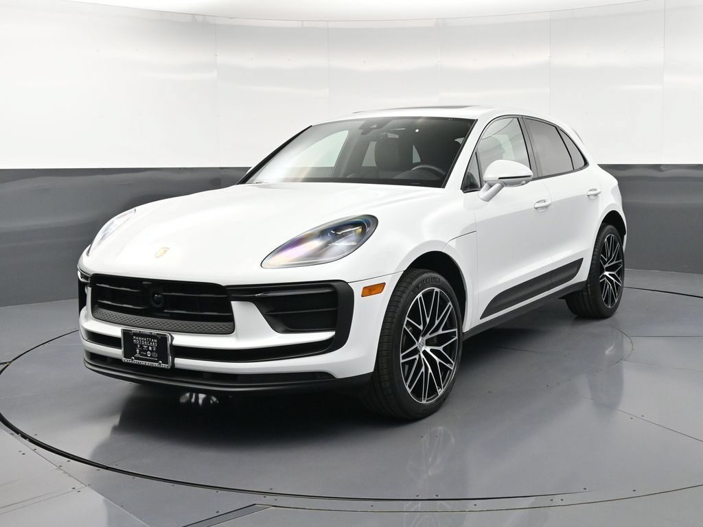 Certified 2026 Porsche Macan AWD/4WD image 1