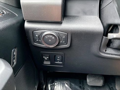 Used 2018 Ford F150 XLT w/ Equipment Group 302A Luxury AWD/4WD image 28