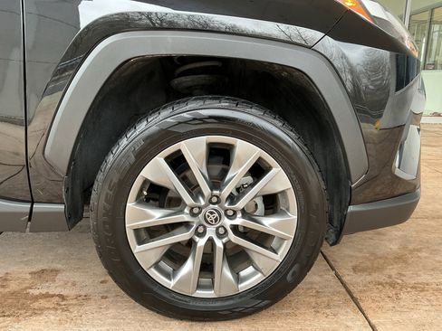 Used 2022 Toyota RAV4 XLE Premium FWD image 27