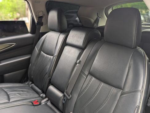 Used 2020 INFINITI QX60 Luxe w/ Essential Package FWD image 18