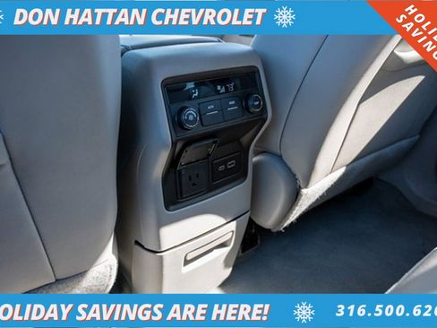 Used 2023 GMC Acadia SLT image 25