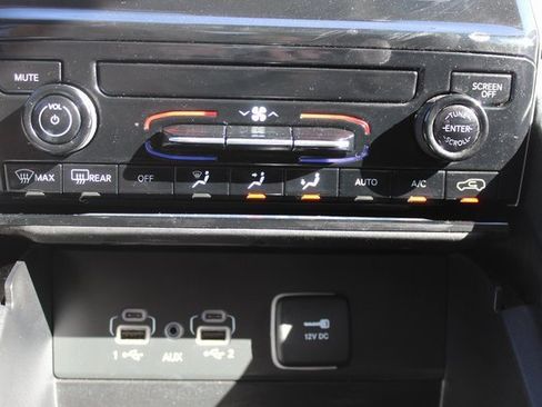 Used 2023 Jeep Grand Cherokee L Laredo image 13