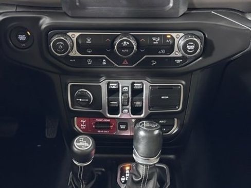 Used 2018 Jeep Wrangler Unlimited Rubicon image 20