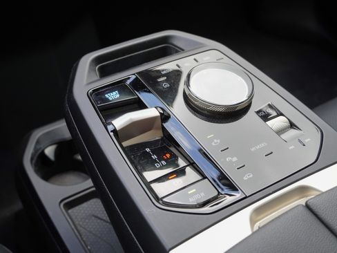 Used 2023 BMW iX xDrive50 w/ Sport Package AWD/4WD image 28