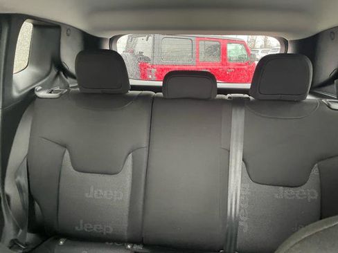 Used 2017 Jeep Renegade Latitude image 25