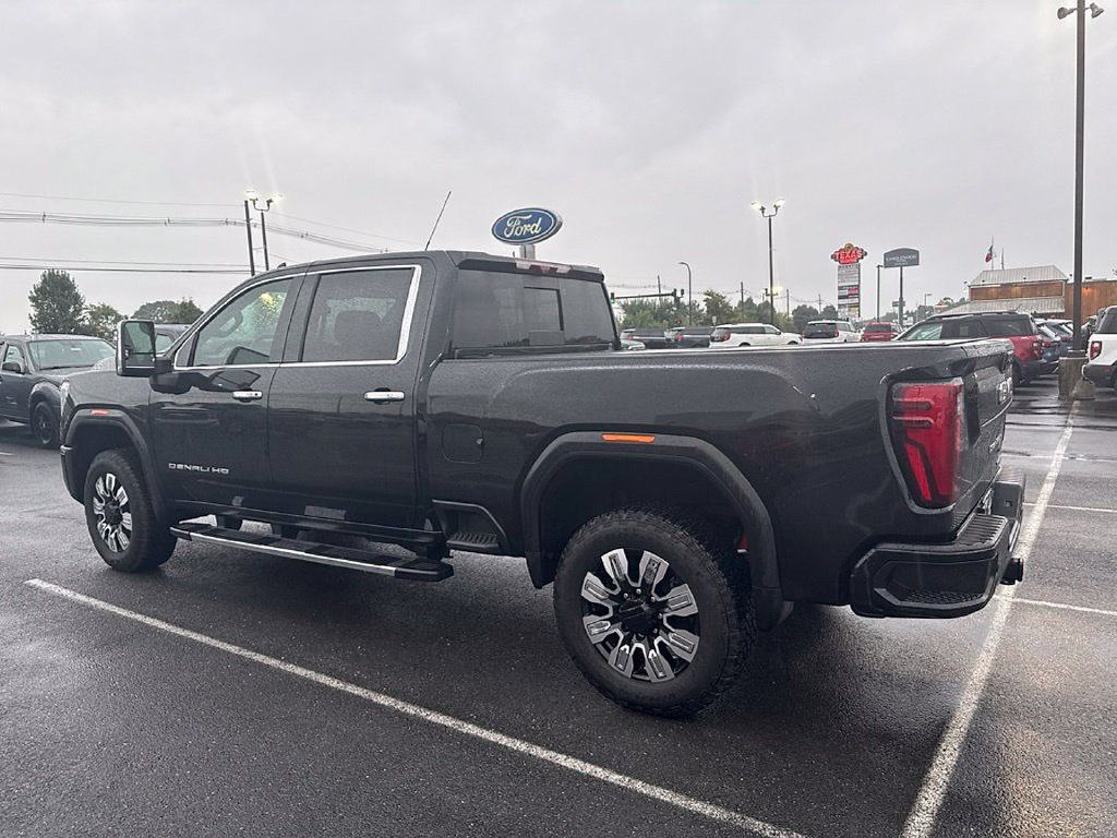 Used 2025 GMC Sierra 2500 Denali w/ Denali Reserve Package AWD/4WD image 3