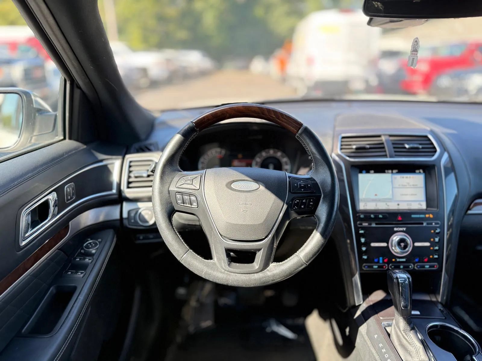 Used 2017 Ford Explorer Platinum AWD/4WD image 17