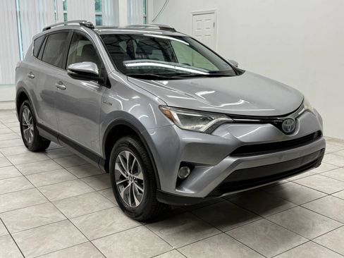 Used 2017 Toyota RAV4 XLE AWD/4WD image 1