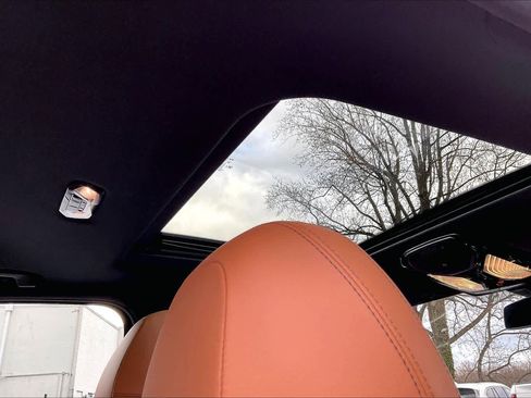 Used 2023 BMW 330i xDrive Sedan w/ Premium Package image 13