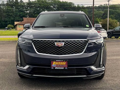 Used 2025 Cadillac XT6 Premium Luxury AWD/4WD image 8