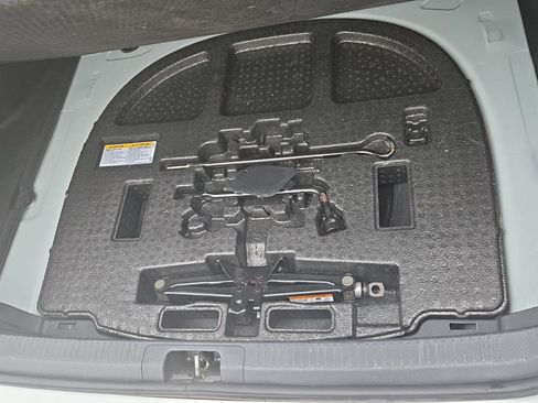 Used 2021 Toyota Camry SE image 21