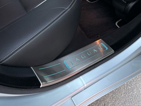 Used 2015 Jaguar XJ Supercharged image 34