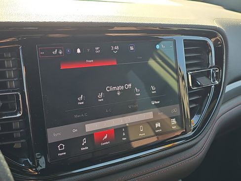 Used 2024 Dodge Durango GT image 19