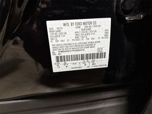 Used 2023 Ford Explorer XLT image 27