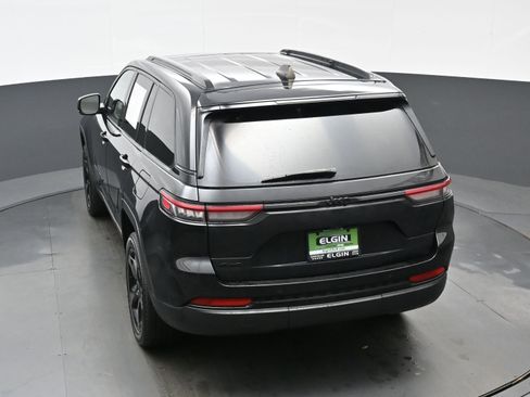 Used 2023 Jeep Grand Cherokee Altitude image 35