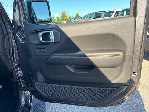 New 2027 Jeep Wrangler Unlimited Sahara AWD/4WD image 27