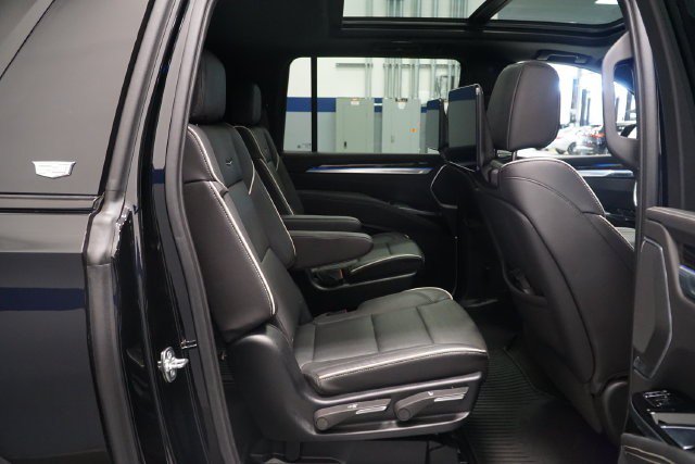 Certified 2025 Cadillac Escalade ESV Premium Luxury w/ Touring Package AWD/4WD image 20