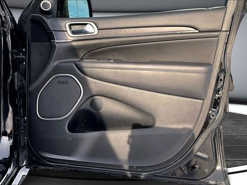 Used 2018 Jeep Grand Cherokee High Altitude image 27