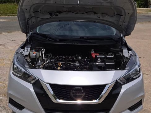 Used 2020 Nissan Versa S FWD image 7