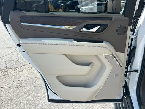 Used 2024 GMC Yukon Denali w/ Advanced Technology Package AWD/4WD image 22