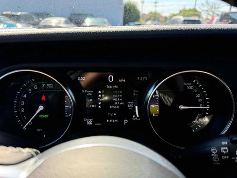 Used 2022 Jeep Wrangler Unlimited Sahara w/ Cold Weather Group image 22