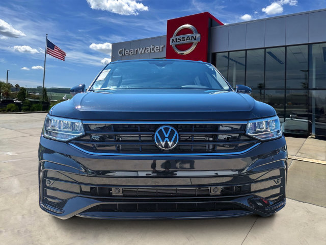 Used 2024 Volkswagen Tiguan SE R-Line FWD image 2
