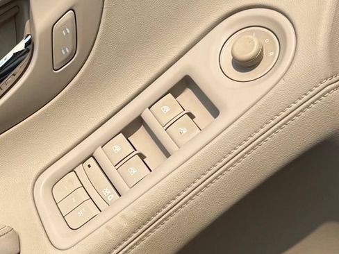 Used 2014 Buick LaCrosse Leather FWD image 19