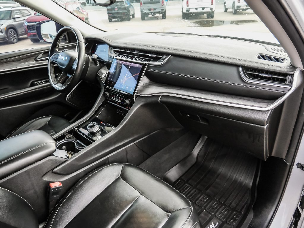 Used 2022 Jeep Grand Cherokee L Limited RWD image 19