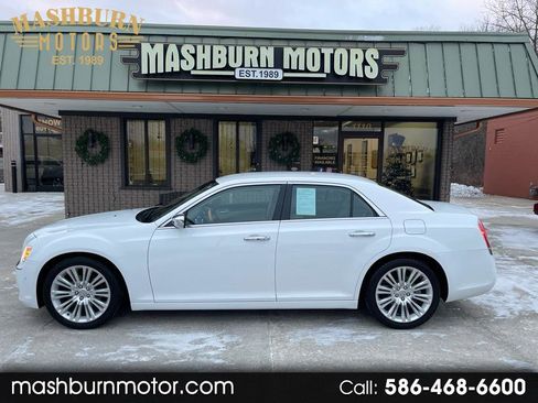 Used 2013 Chrysler 300 C w/ Light Group image 1