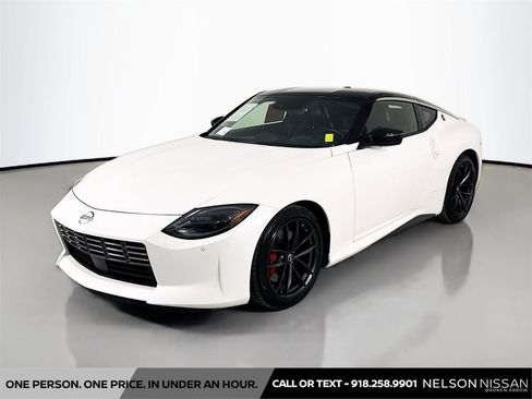 Certified 2025 Nissan Z Performance w/ Floor Mat Package image 1