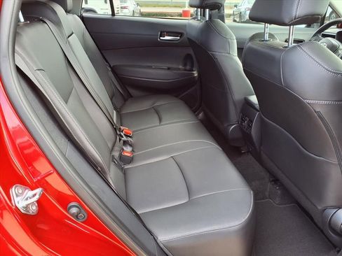 Certified 2025 Toyota Corolla Cross XLE image 21