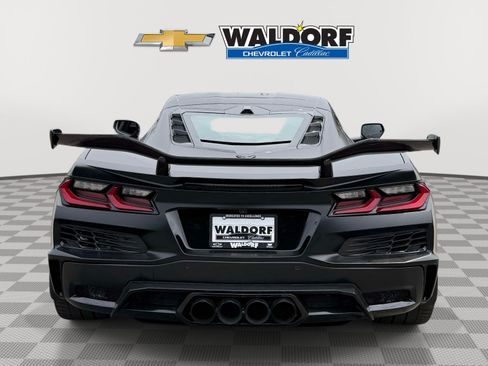 Used 2025 Chevrolet Corvette Z06 RWD image 3