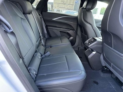 New 2025 Cadillac Lyriq Luxury image 11