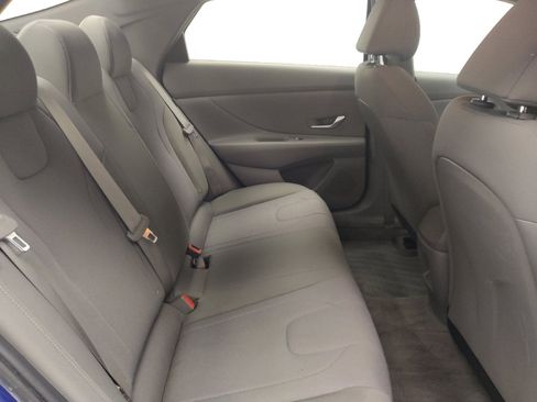Used 2025 Hyundai Elantra SE FWD image 19